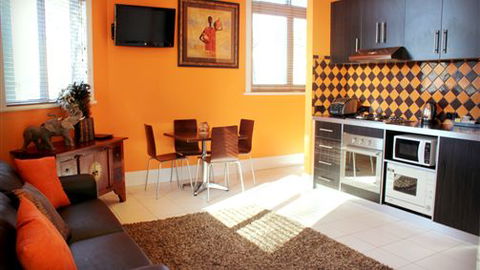 CocknBull Boutique Hotel - Tourism Canberra 0