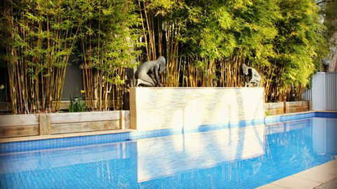 CocknBull Boutique Hotel - Tourism Canberra 5