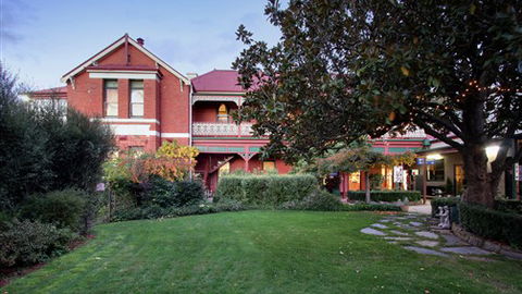Alzburg Resort Mansfield - Tourism Canberra 0