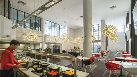 Ibis Melbourne Hotel And Apartments - Tourism Canberra 3