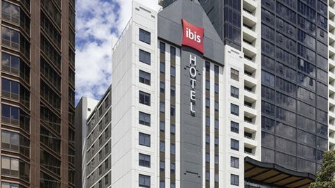 Ibis Melbourne Hotel And Apartments - Tourism Canberra 4