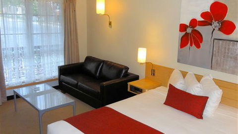 Hermitage Motor Inn - Tourism Canberra 4