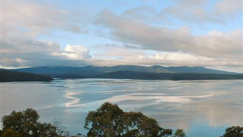 Blue Waters Cottages For Two - Tourism Canberra 2