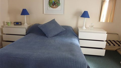 Blue Waters Cottages For Two - Tourism Canberra 1