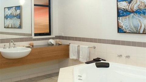 Aireys Inlet Getaway Resort - Tourism Canberra 6