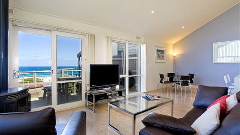 A Great Ocean Road Resort Whitecrest - Tourism Canberra 3