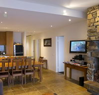Alpine Woodsmoke Apartments - Tourism Canberra