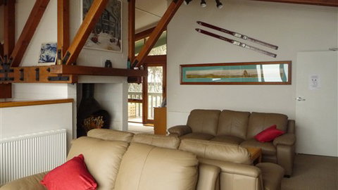 Leeton Lodge - Tourism Canberra 1