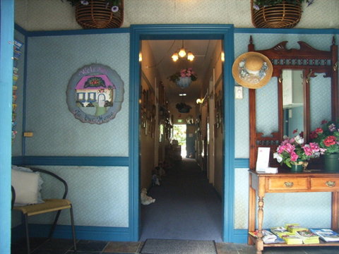 Annie's Shandon Inn - Tourism Canberra 1