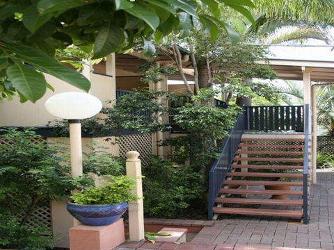 City Palms Motel - Tourism Canberra 0