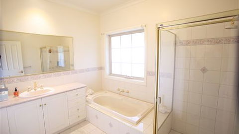 Farm Accommodation - Tourism Canberra 7
