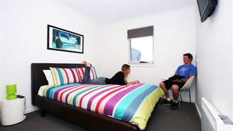 The Island Accommodation - Phillip Island YHA - Tourism Canberra 3