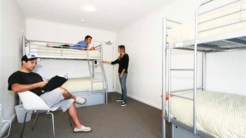 The Island Accommodation - Phillip Island YHA - Tourism Canberra 6