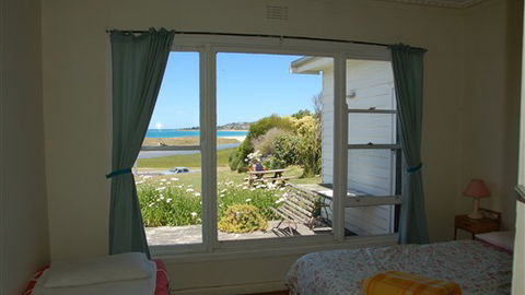 Surfside Backpacker Great Ocean Road - Tourism Canberra 2