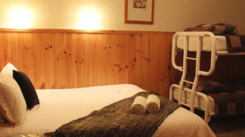 Feathertop Alpine Lodge - Tourism Canberra 6