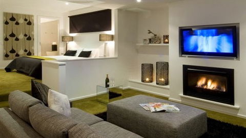 Saltus Luxury Accommodation - Tourism Canberra 1