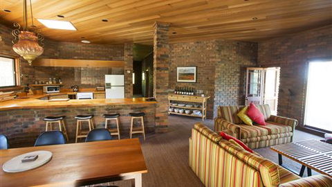 The Eagles Nest - Tourism Canberra 1
