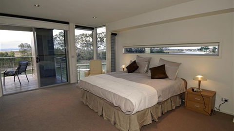 Gippsland Lakehouse - Tourism Canberra 4