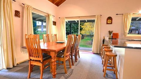 Camellia Lodge - Tourism Canberra 0