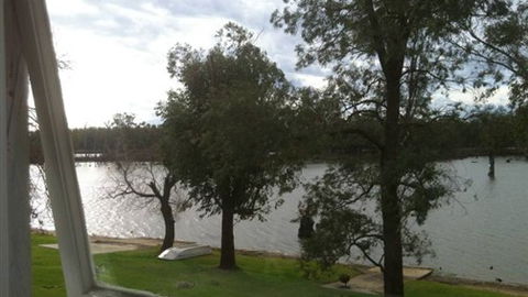 28 Graham Ave - Tourism Canberra 3