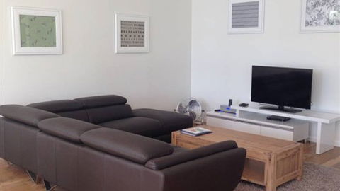28 Graham Ave - Tourism Canberra 4