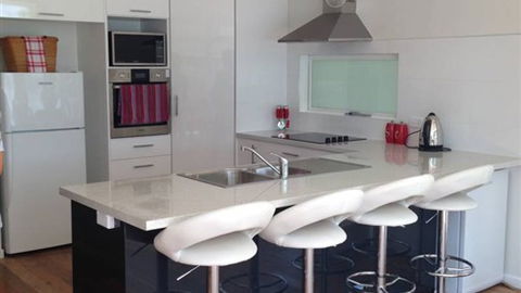 28 Graham Ave - Tourism Canberra 5