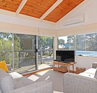 Barrakee Beach House - Anglesea - Tourism Canberra