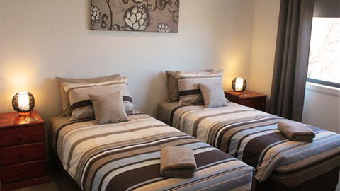 Acacia Villa - Tourism Canberra 3