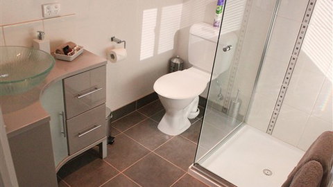 Acacia Villa - Tourism Canberra 4