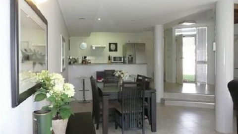 Waterfront Villa Tarni 14 - Tourism Canberra 1