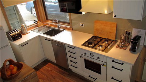 Wallace's - Crystal Creek Chalet 1 - Tourism Canberra 0