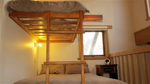 Wallace's - Crystal Creek Chalet 1 - Tourism Canberra 3