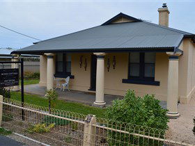 Agnes Cottage Bed And Breakfast - Tourism Canberra 0