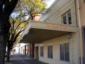 Backpack Oz And The Guest House - Tourism Canberra 3