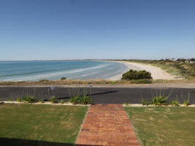 Beachside Cottage - Tourism Canberra 1