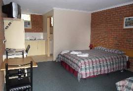 1st T Motel - Tourism Canberra 0