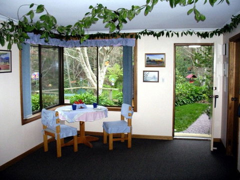 Adelaide Hills Bed & Breakfast Accommodation - Tourism Canberra 0