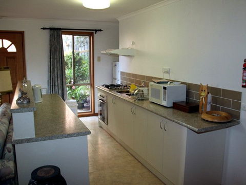 Adrienne's Place On The Hill - Tourism Canberra 0
