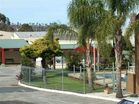 Albury Hume Inn Motel - Tourism Canberra 1