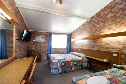 Allan Cunningham Motel And Old Wagon Restaurant - Tourism Canberra 8