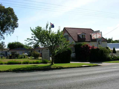 Amble-Inn Motel - Tourism Canberra 0