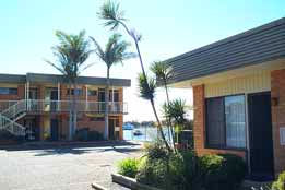 Aquatic Motel - Tourism Canberra 0