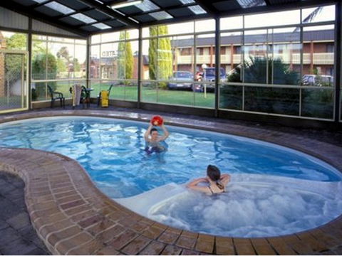 Arkana Motor Inn & Terrace Apartments - Tourism Canberra 0