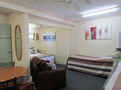 Ayr Max Motel - Tourism Canberra 1