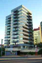 Beachfront Towers Holiday Apartments - Tourism Canberra 0