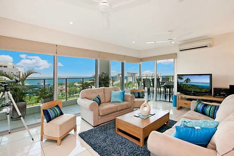 Beachlife Sea Breeze Luxury  Apartment Harbour Views - Tourism Canberra 2
