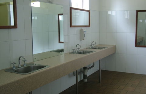 Beachport Caravan Park - Tourism Canberra 0
