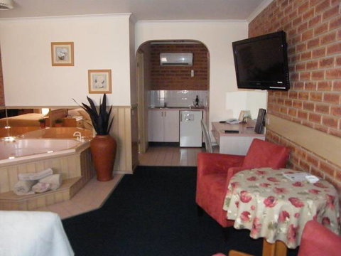 BEST WESTERN Colonial Motor Inn Bairnsdale - Tourism Canberra 3