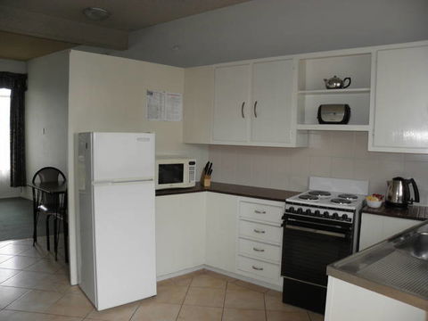 Capri Lodge Apartments - Tourism Canberra 8