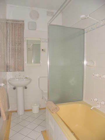 Capri Lodge Apartments - Tourism Canberra 9
